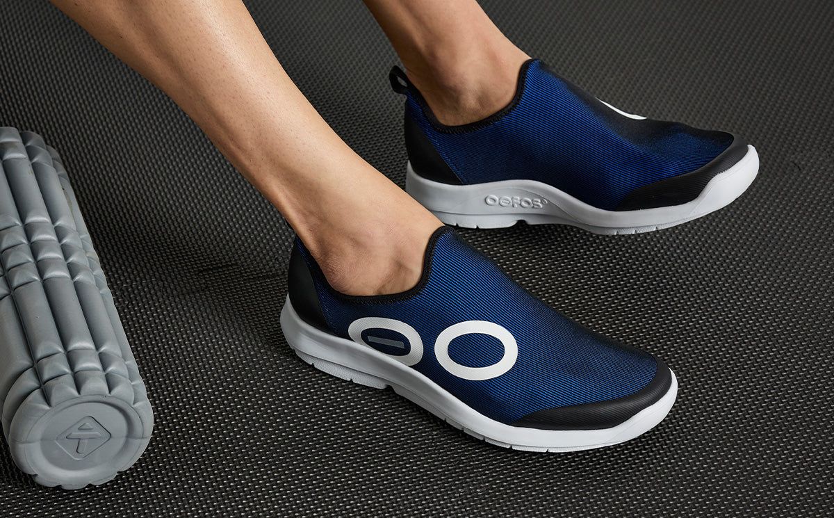 Oofos OOmg Sport Low Shoe Schoenen Heren Wit Donkerblauw | 637519WDP